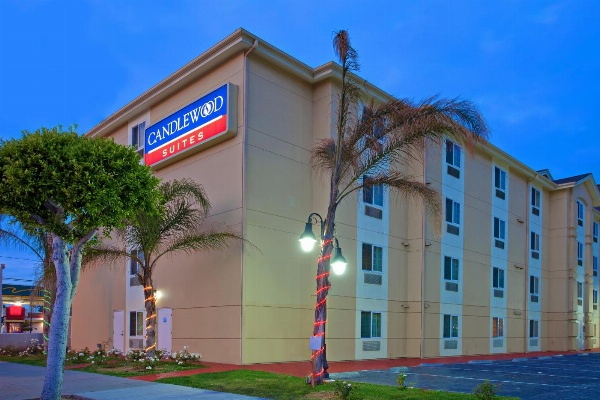 Candlewood Suites LAX Hawthorne image 1
