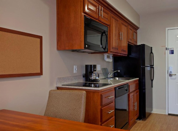 Candlewood Suites LAX Hawthorne image 25